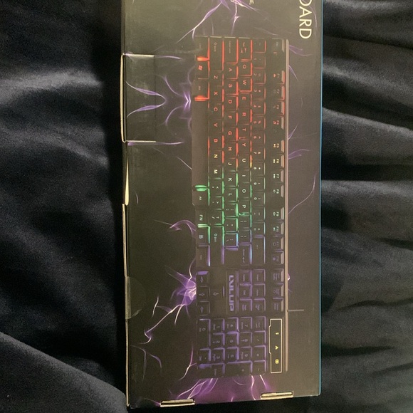 LVLUP PRO GAMING KEYBOARD WITH LED KEYS - Picture 3 of 9